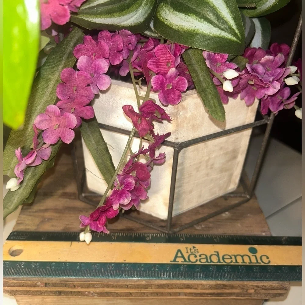 Rustic Wood Pot Hanging Plant Planter Indoor or Outdoor Medal Design Decor